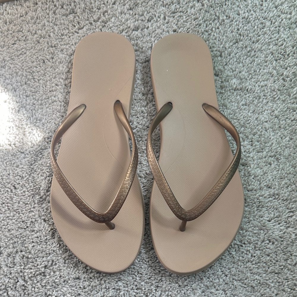 Women's Taupe:Gold Flip Flop Sandals - Casual Everyday Comfort